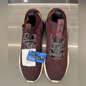 BRAND NEW NEVER WORN WITH TAGS. Adidas Tubular Doom Sock - Maroon